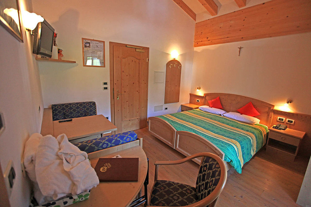 Al Piccolo Hotel Vigo di Fassa Ngoại thất bức ảnh