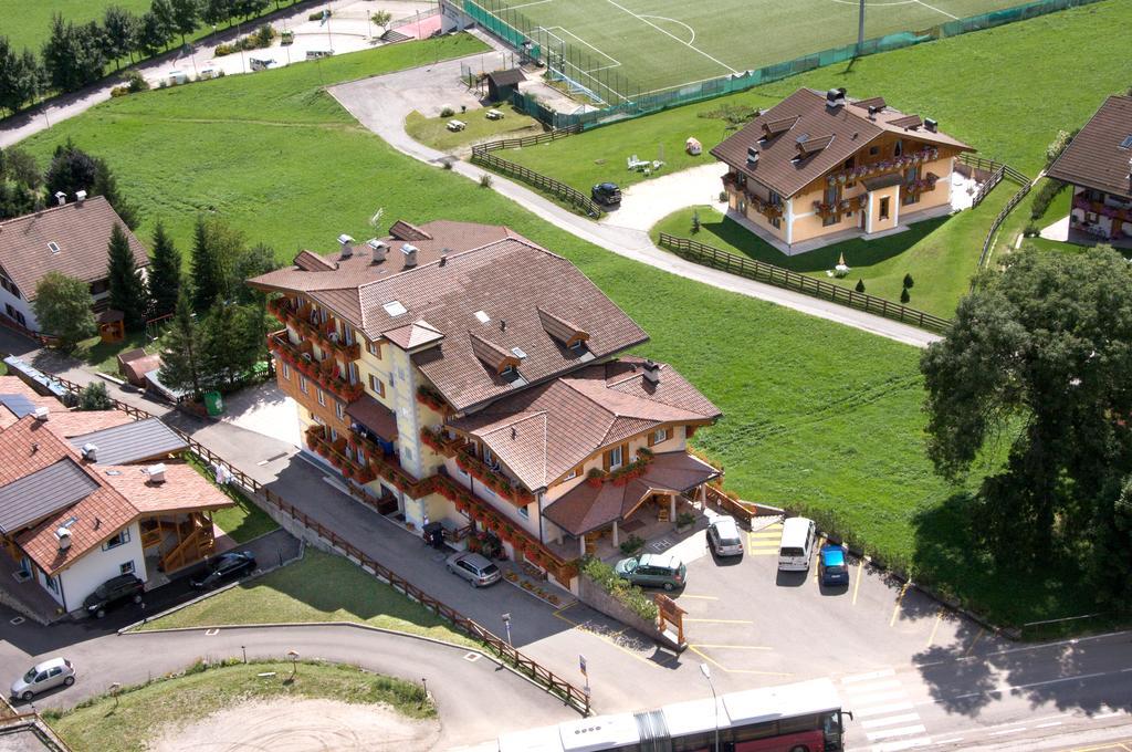 Al Piccolo Hotel Vigo di Fassa Ngoại thất bức ảnh