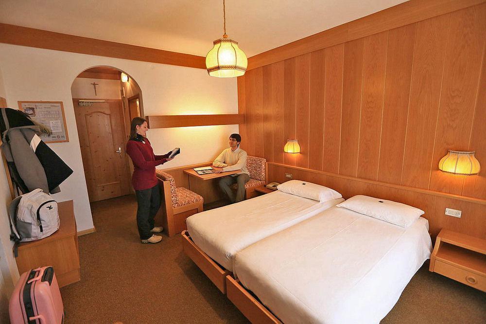 Al Piccolo Hotel Vigo di Fassa Ngoại thất bức ảnh